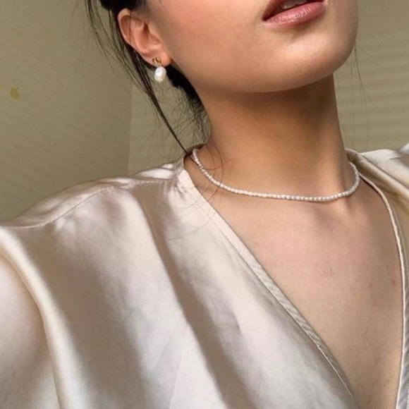 CLOSING SALE! ✨Irregular shaped Pearl Necklace - Picture 5 of 8